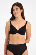 Load image into Gallery viewer, Berlei YWLF Barely There Lace Contour Bra Black
